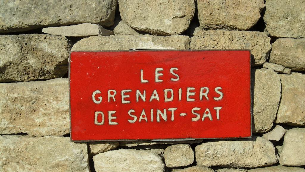 Les Grenadiers De Saint Sat Luaran gambar